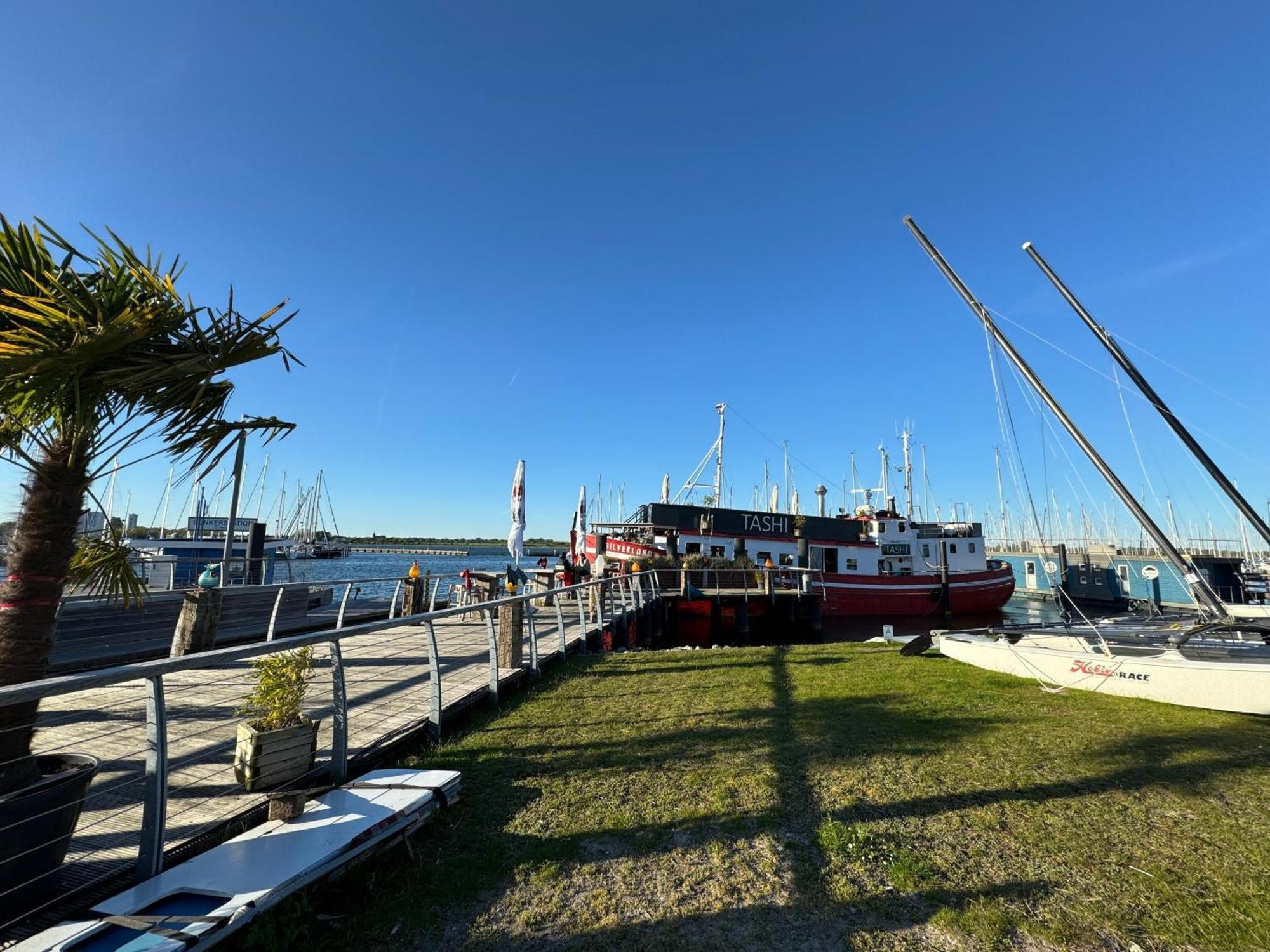 Hausboot Fehmarn酒店 外观 照片